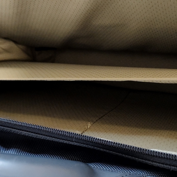 Samsonite Travel Bag - Picture 4 of 9